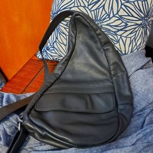 Ameribag shoulder sling bag. Near perfect never used condition. 😍